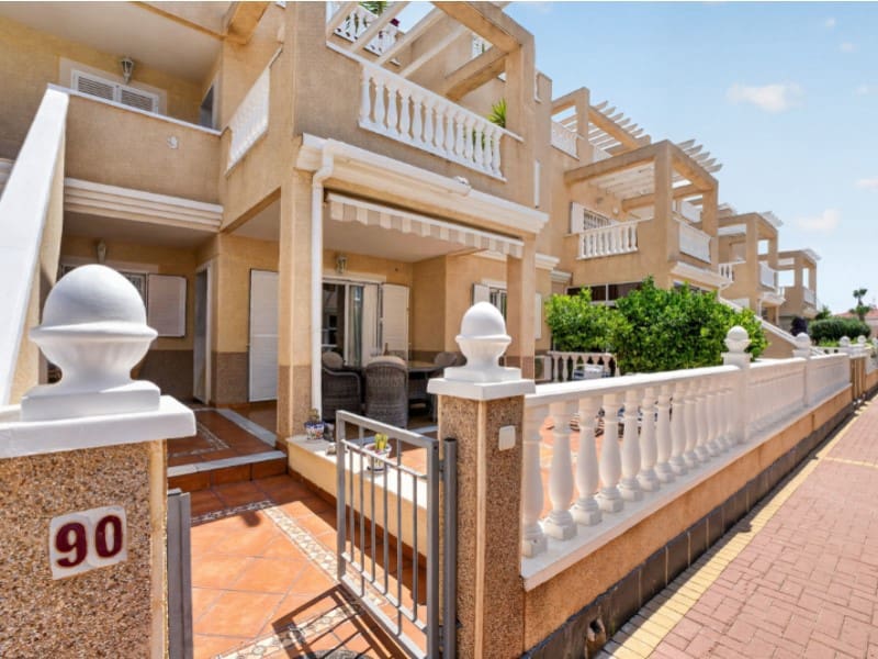 2 makuuhuone Huoneisto myytävänä paikassa Orihuela Costa - 226 000 € (Ref: 9933918)