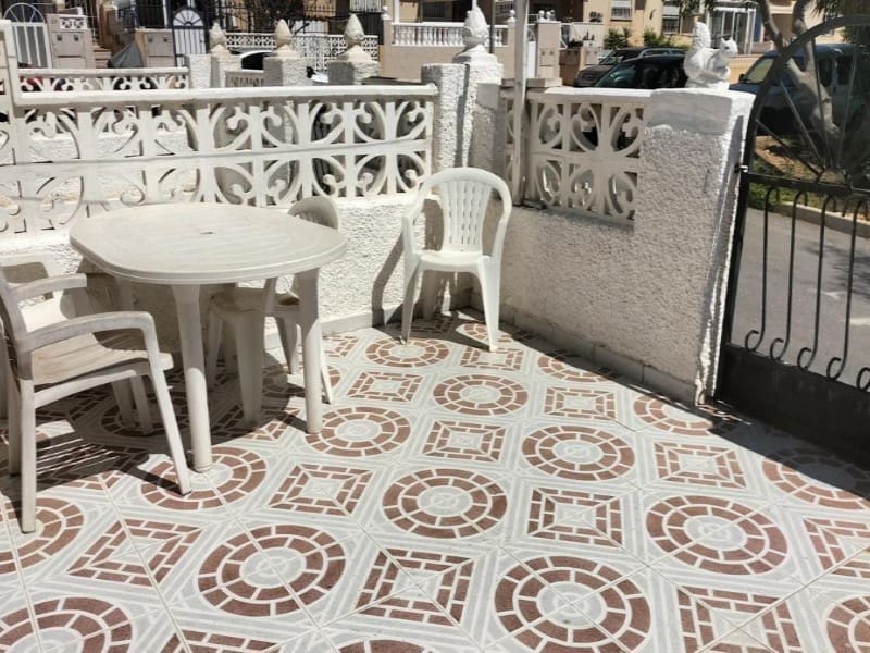 2 slaapkamer Bungalow te koop in Torrevieja - € 125.000 (Ref: 9957668)