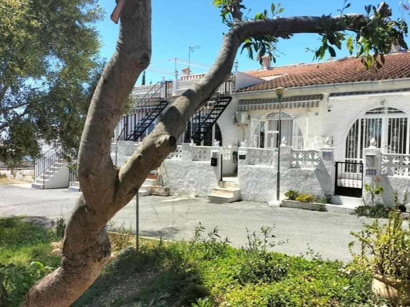 2 slaapkamer Bungalow te koop in Torrevieja - € 125.000 (Ref: 9957668)