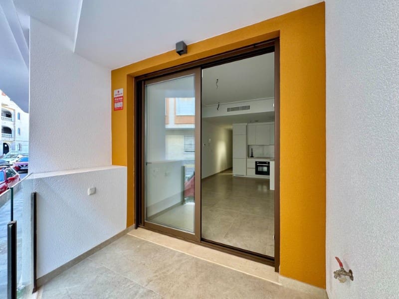 2 quarto Apartamento para venda em Torrevieja com piscina - 250 000 € (Ref: 9957669)