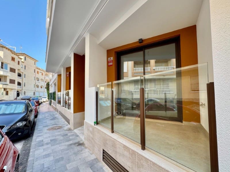 2 quarto Apartamento para venda em Torrevieja com piscina - 250 000 € (Ref: 9957669)