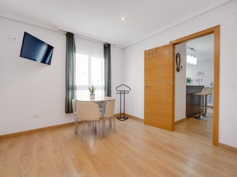 2 quarto Apartamento para venda em Torrevieja com piscina - 159 900 € (Ref: 9962388)