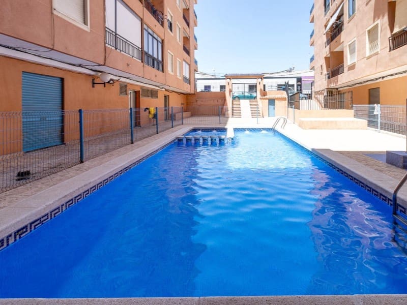 2 quarto Apartamento para venda em Torrevieja com piscina - 159 900 € (Ref: 9962388)