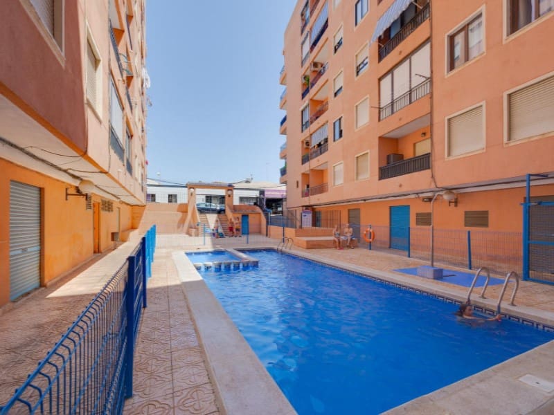 2 quarto Apartamento para venda em Torrevieja com piscina - 159 900 € (Ref: 9962388)