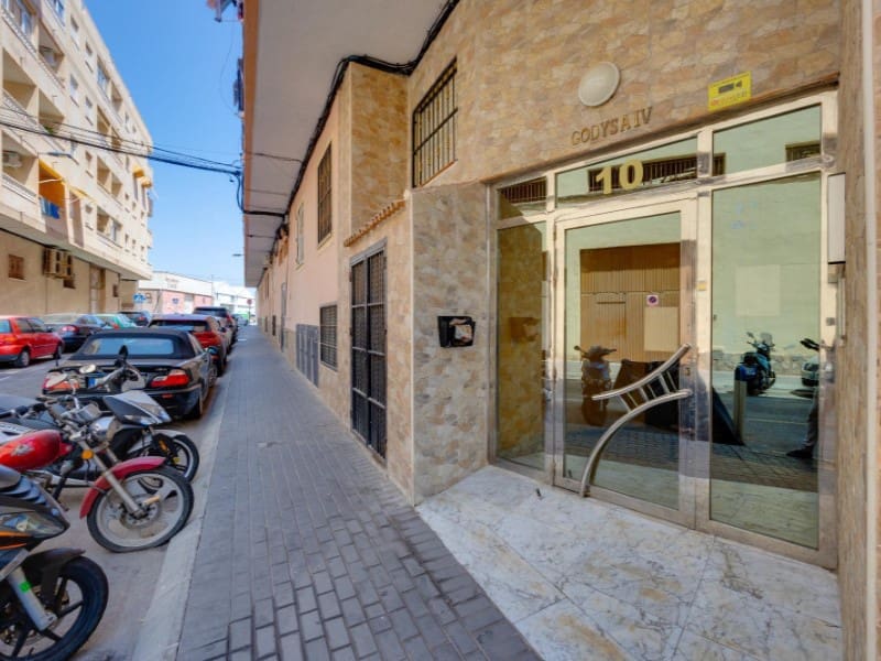 2 quarto Apartamento para venda em Torrevieja com piscina - 159 900 € (Ref: 9962388)