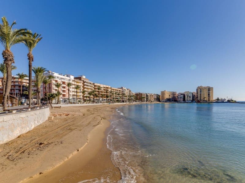 2 quarto Apartamento para venda em Torrevieja com piscina - 159 900 € (Ref: 9962388)