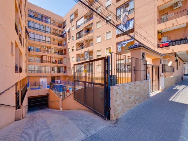 2 quarto Apartamento para venda em Torrevieja com piscina - 159 900 € (Ref: 9962388)