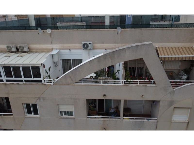 2 slaapkamer Appartement te koop in Torrevieja - € 159.995 (Ref: 9962389)