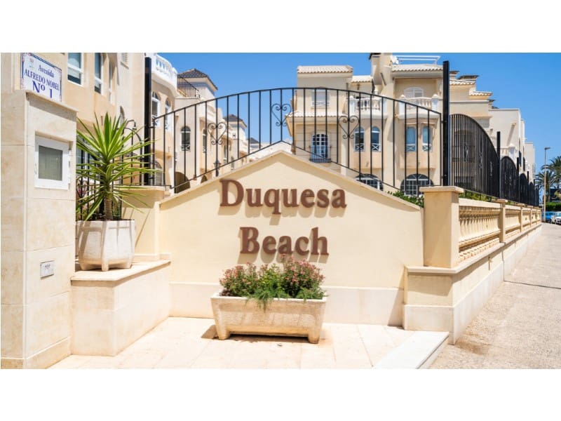 2 quarto Apartamento para venda em Torrevieja com piscina garagem - 369 000 € (Ref: 9962395)
