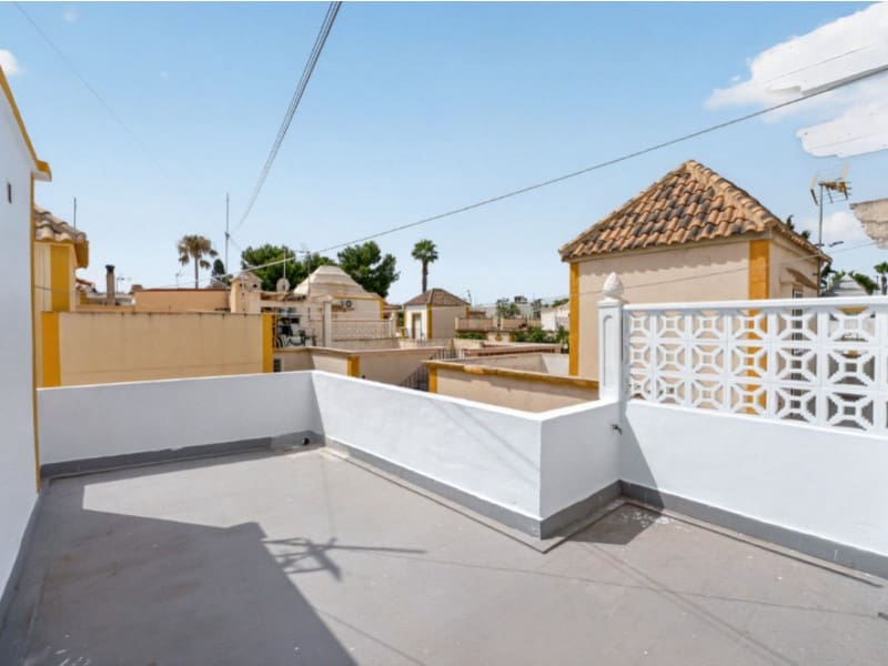 3 makuuhuone Omakotitalo myytävänä paikassa Torrevieja - 199 000 € (Ref: 9966384)