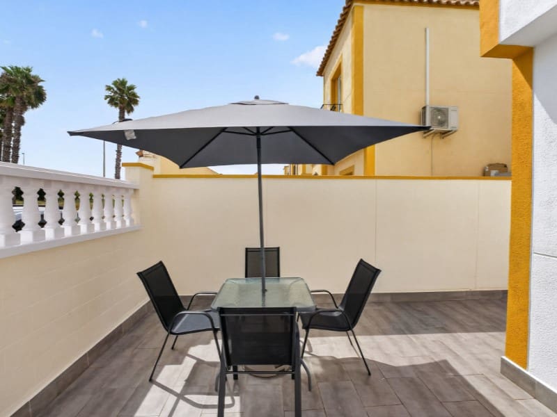 3 makuuhuone Omakotitalo myytävänä paikassa Torrevieja - 199 000 € (Ref: 9966384)