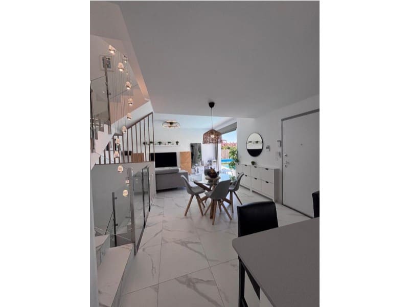 5 soverom Villa til salgs i Orihuela Costa med svømmebasseng - € 595 000 (Ref: 9973054)