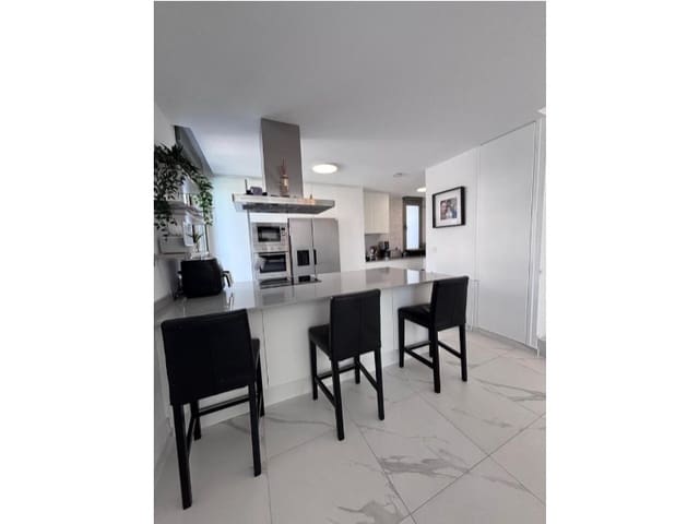 5 soverom Villa til salgs i Blue Lagoon med svømmebasseng - € 595 000 (Ref: 9973054)