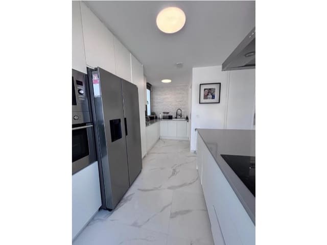 5 soverom Villa til salgs i Blue Lagoon med svømmebasseng - € 595 000 (Ref: 9973054)