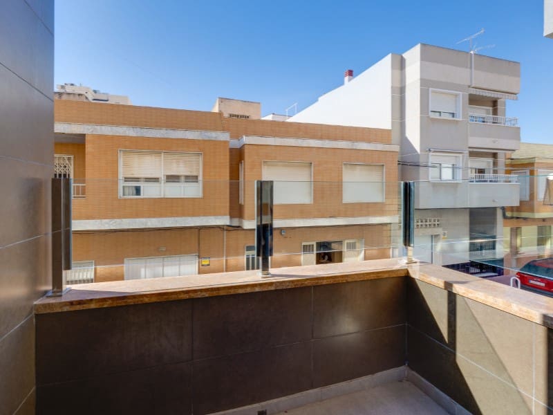 3 slaapkamer Appartement te koop in Torrevieja - € 299.000 (Ref: 9975051)