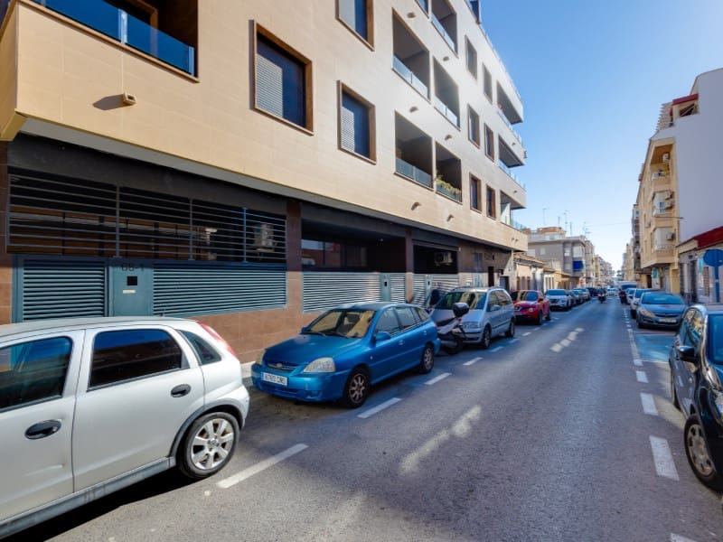 3 slaapkamer Appartement te koop in Torrevieja - € 299.000 (Ref: 9975051)