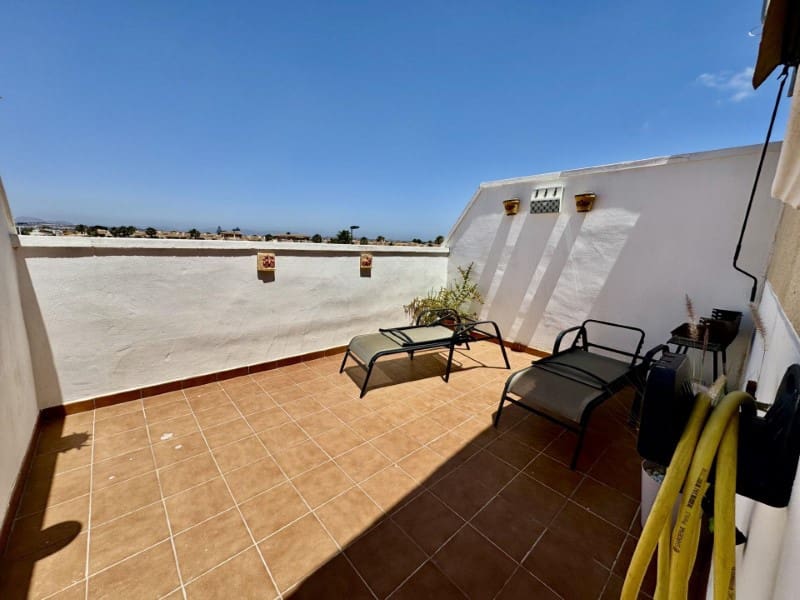 2 quarto Casa em Banda para venda em Torrevieja com piscina - 174 500 € (Ref: 9977040)