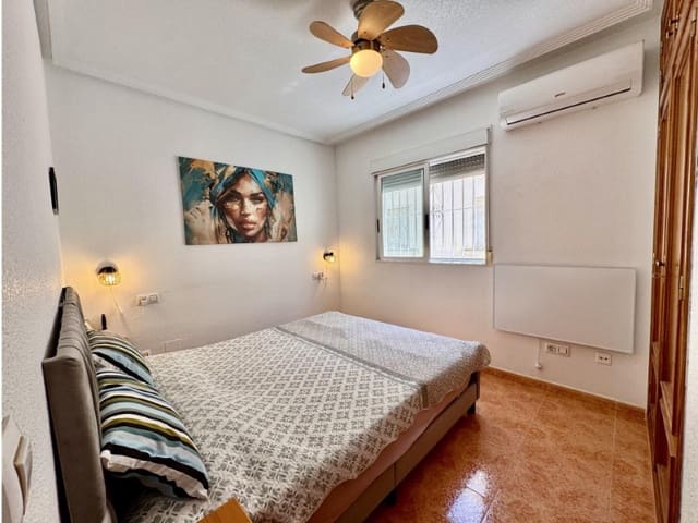 2 camera da letto Casa in vendita in El Chaparral - La Siesta - La Torreta, Torrevieja con piscina - 169.500 € (Rif: 9977040)
