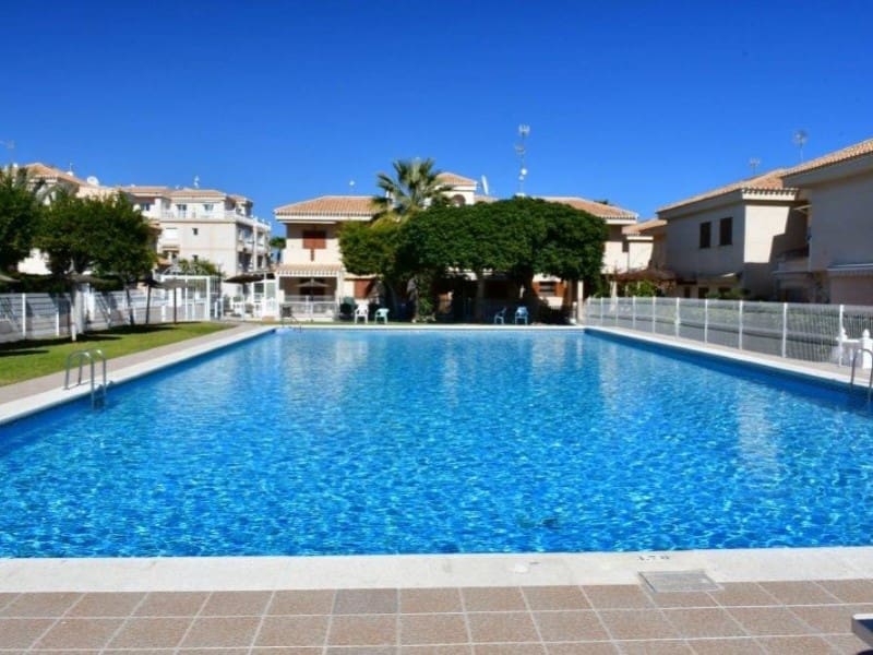 2 soveværelse Bungalow til salg i Playa Flamenca med swimmingpool - € 185.000 (Ref: 9977041)