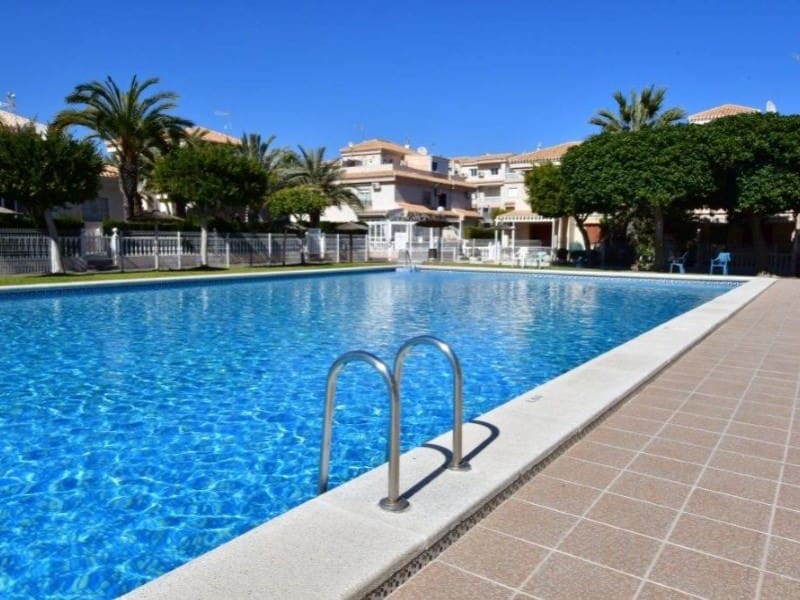 2 soveværelse Bungalow til salg i Playa Flamenca med swimmingpool - € 185.000 (Ref: 9977041)