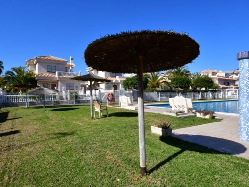 2 soveværelse Bungalow til salg i Playa Flamenca med swimmingpool - € 185.000 (Ref: 9977041)