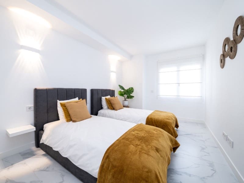 2 bedroom Apartment for sale in Torrevieja with pool - € 495,000 (Ref: 9977044)