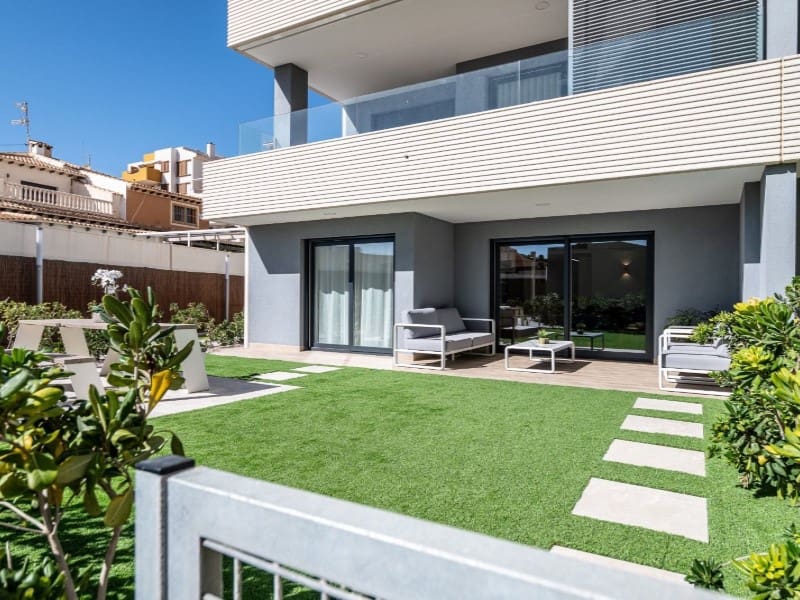2 bedroom Apartment for sale in Torrevieja with pool - € 495,000 (Ref: 9977044)