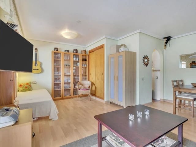 1 soveværelse Penthouse til salg i Parque de las Naciones, Torrevieja - € 139.000 (Ref: 9978539)