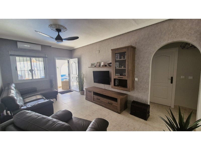 2 soverom Bungalow til salgs i Orihuela Costa med svømmebasseng - € 240 000 (Ref: 9978540)