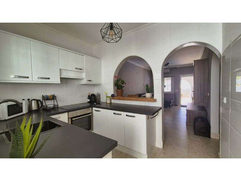 2 soverom Bungalow til salgs i Orihuela Costa med svømmebasseng - € 240 000 (Ref: 9978540)