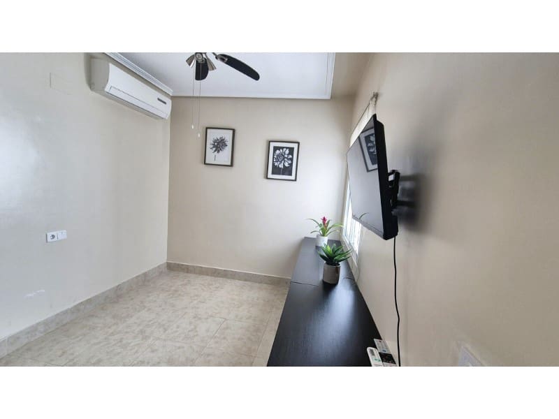2 soverom Bungalow til salgs i Orihuela Costa med svømmebasseng - € 240 000 (Ref: 9978540)