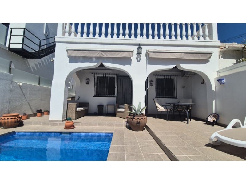 2 soverom Bungalow til salgs i Orihuela Costa med svømmebasseng - € 240 000 (Ref: 9978540)