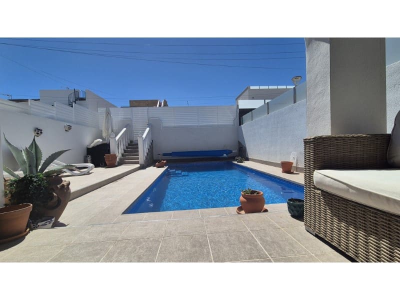 2 soverom Bungalow til salgs i Orihuela Costa med svømmebasseng - € 240 000 (Ref: 9978540)