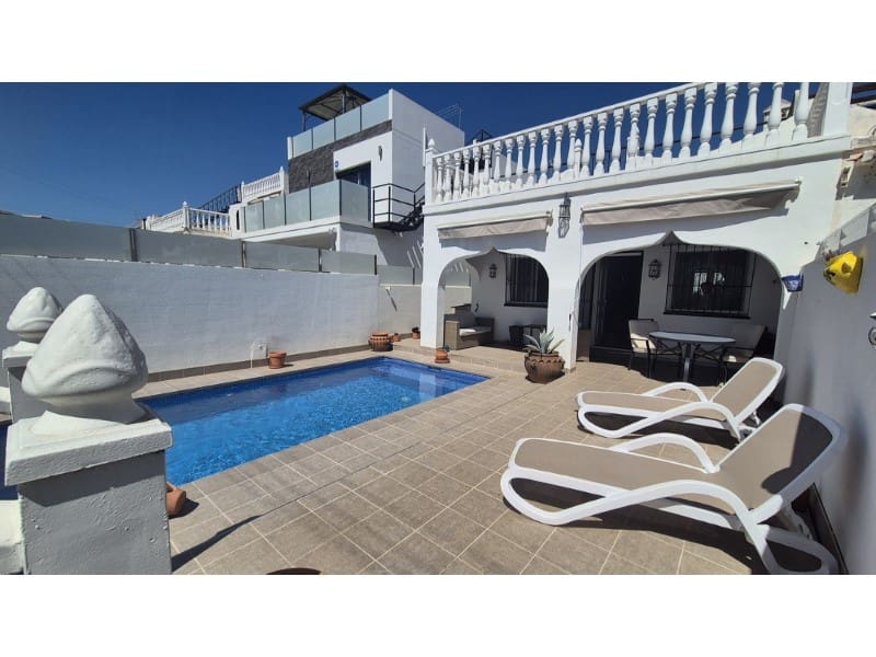2 soverom Bungalow til salgs i Orihuela Costa med svømmebasseng - € 240 000 (Ref: 9978540)