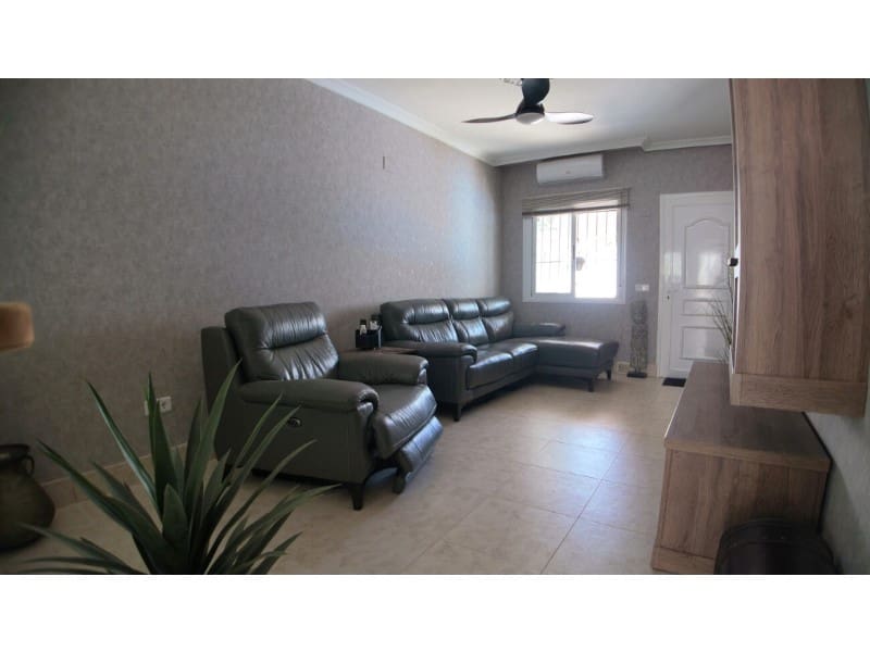 2 soverom Bungalow til salgs i Orihuela Costa med svømmebasseng - € 240 000 (Ref: 9978540)