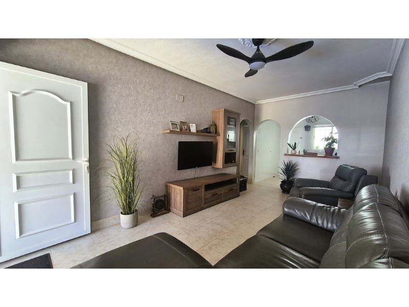 2 soverom Bungalow til salgs i Orihuela Costa med svømmebasseng - € 240 000 (Ref: 9978540)