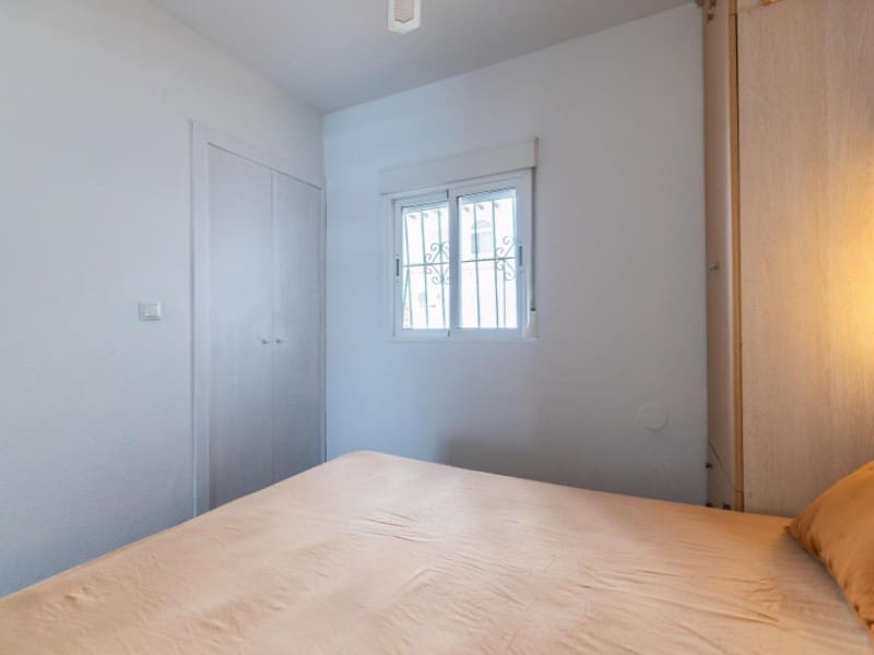 1 sypialnia Apartament na sprzedaż w Torrevieja z basenem - 132 000 € (Ref: 9982699)