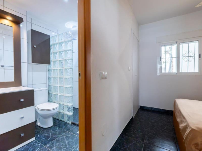 1 sypialnia Apartament na sprzedaż w Torrevieja z basenem - 132 000 € (Ref: 9982699)