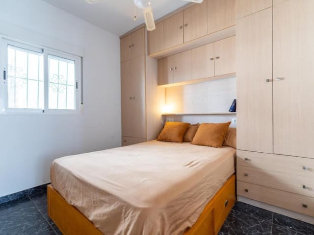 1 soveværelse Lejlighed til salg i Playa de los Náufragos, Torrevieja med swimmingpool - € 132.000 (Ref: 9982699)