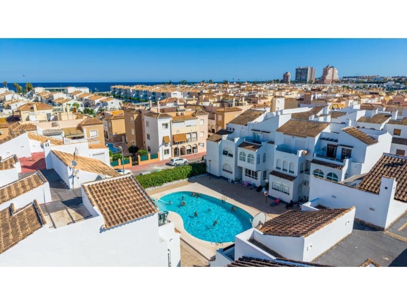1 sypialnia Apartament na sprzedaż w Torrevieja z basenem - 132 000 € (Ref: 9982699)