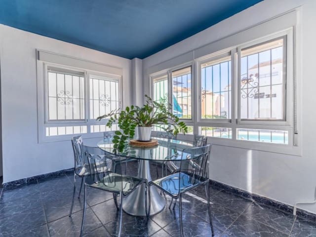 1 soveværelse Lejlighed til salg i Playa de los Náufragos, Torrevieja med swimmingpool - € 132.000 (Ref: 9982699)