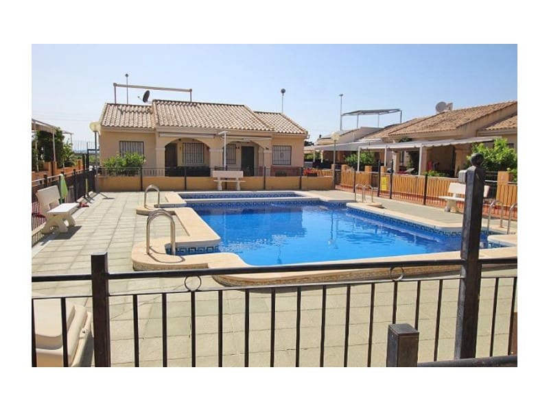 2 slaapkamer Bungalow te koop in El Raso met zwembad - € 171.000 (Ref: 9982701)