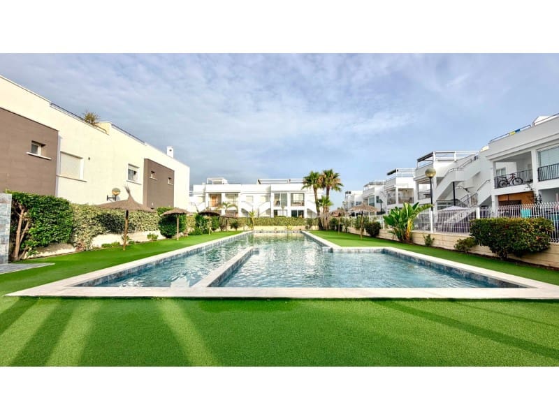2 quarto Apartamento para venda em Torrevieja - 235 000 € (Ref: 9984640)