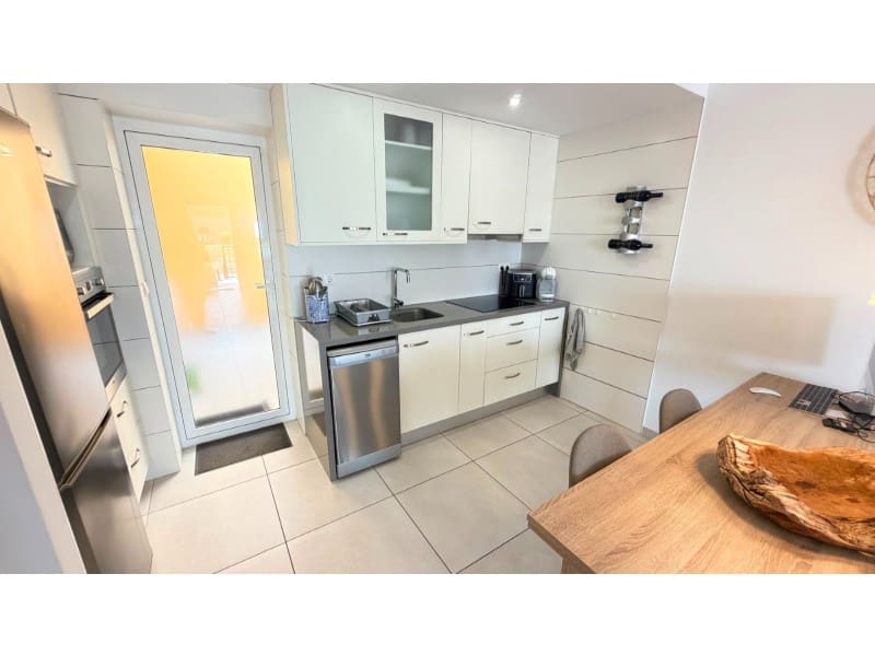 2 quarto Apartamento para venda em Torrevieja - 235 000 € (Ref: 9984640)