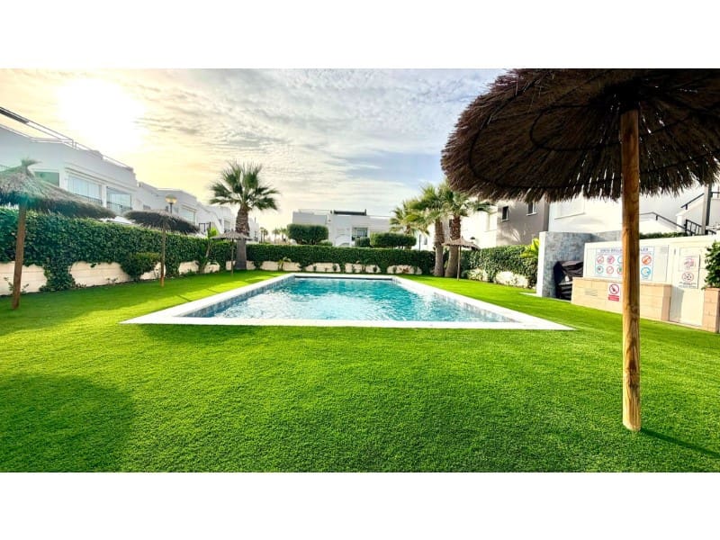 2 quarto Apartamento para venda em Torrevieja - 235 000 € (Ref: 9984640)