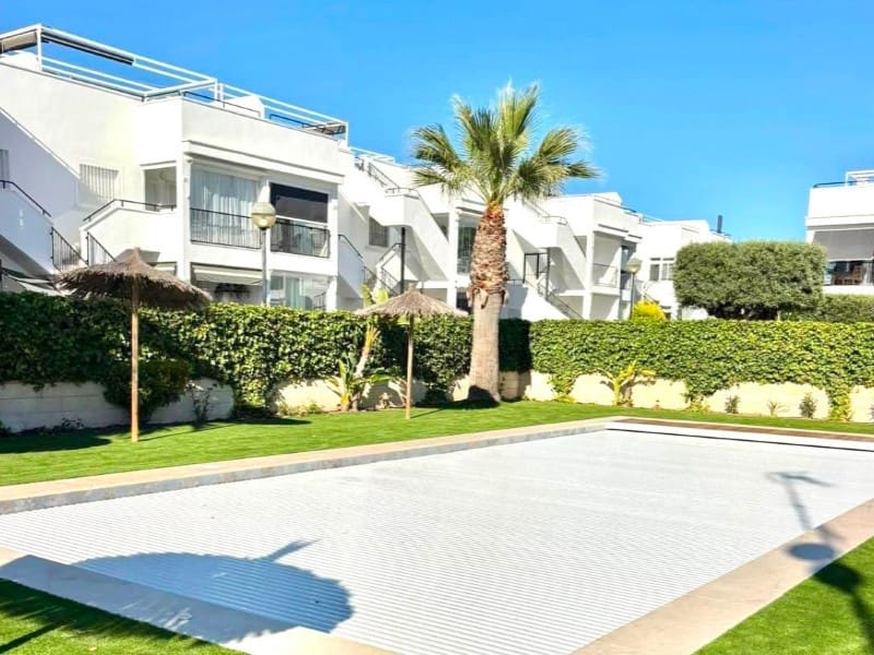 2 quarto Apartamento para venda em Torrevieja - 235 000 € (Ref: 9984640)
