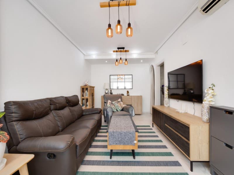 2 sovrum Hus till salu i Torrevieja med pool - 185 000 € (Ref: 9984641)