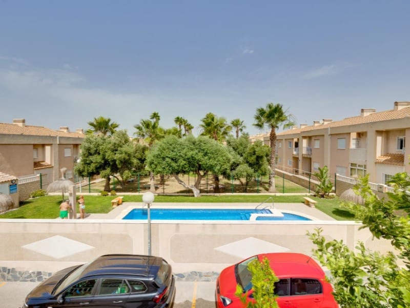 2 sovrum Hus till salu i Torrevieja med pool - 185 000 € (Ref: 9984641)