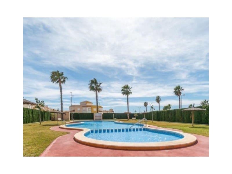 2 makuuhuone Bungalow myytävänä paikassa Torrevieja mukana uima-altaan - 168 000 € (Ref: 9986603)