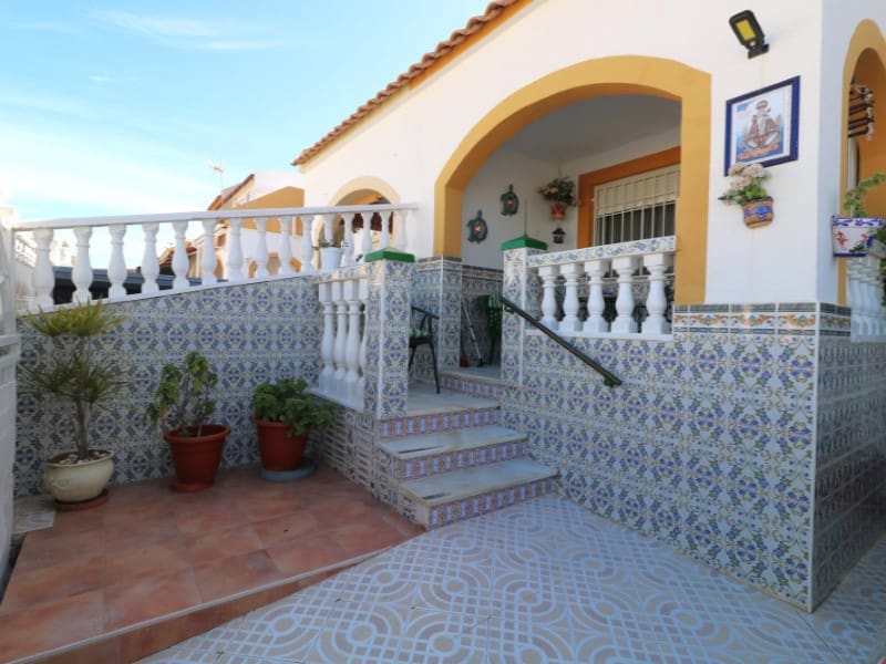 2 makuuhuone Bungalow myytävänä paikassa Torrevieja mukana uima-altaan - 168 000 € (Ref: 9986603)